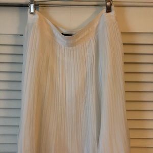 White House Black Market White Pleated Skirt